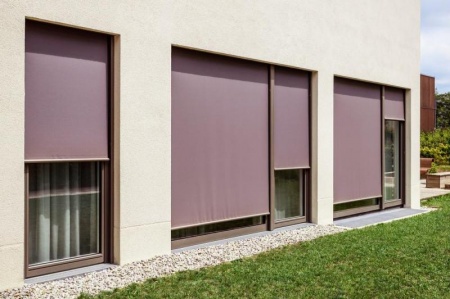 Stores motoris&eacute;s, comment bien choisir votre protection solaire ?